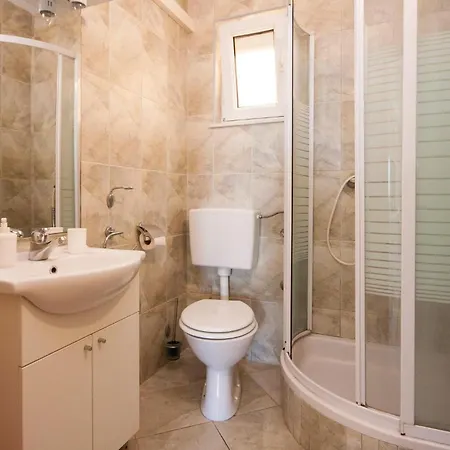 Lovely In Zatoglav With Kitchen * Podglavica
