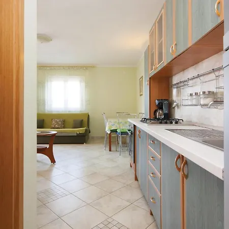 Apartment Lovely In Zatoglav With Kitchen Podglavica