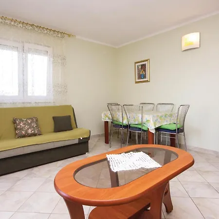 Apartment Lovely In Zatoglav With Kitchen Podglavica